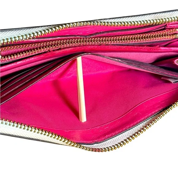 Coach Limiteded Edition continental zip around wallet With Pop Floral Print - Picture 15 of 16